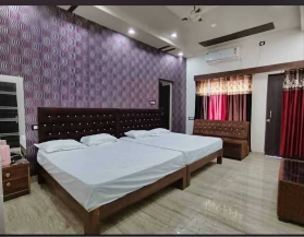 4 Bed / AC Room